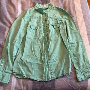 ❤️5/$20 XS crown & ivy beach button down